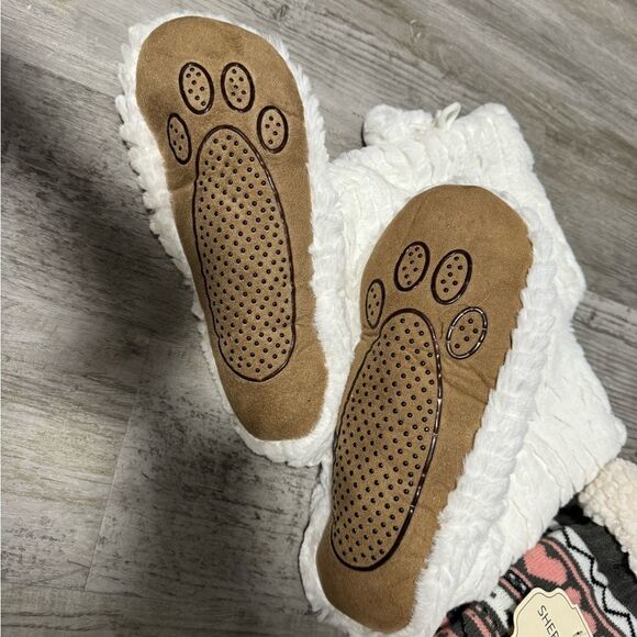 NWT Sherpa lined women’s slipper socks bundle - Picture 5 of 7